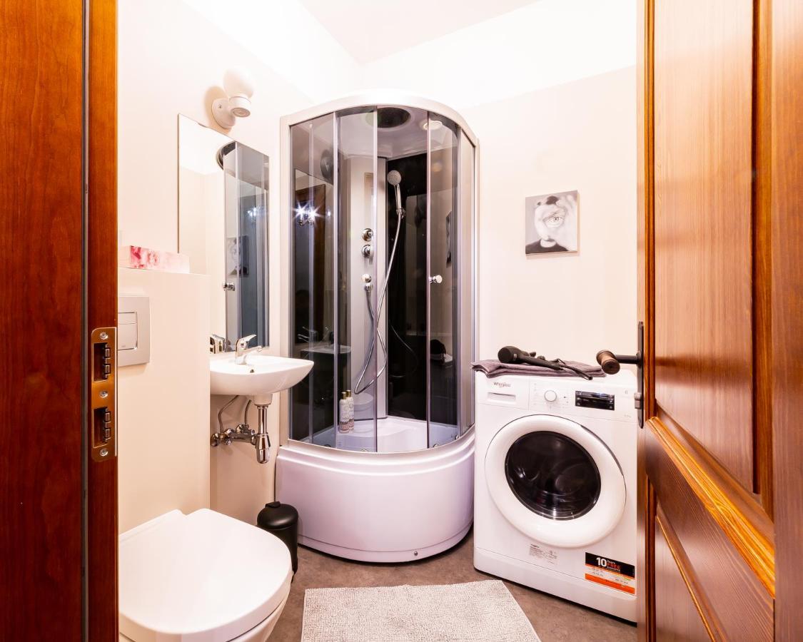 Gourmet Storie'S Ap 68Sqm Renovated Free Parking Daire Riga Dış mekan fotoğraf